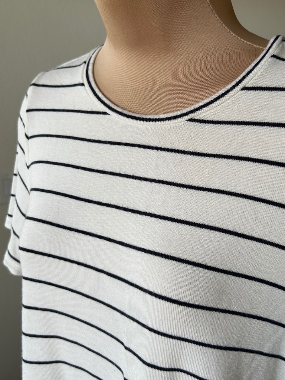 ANN TAYLOR Striped Crewneck Short Sleeve T-Shirt Top Off-white Black Sz MP EUC - Picture 6 of 11